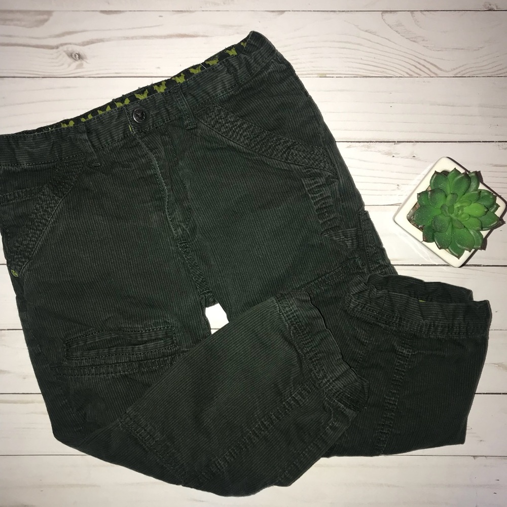⭐️ H&M 3-4 year Forest green mind corduroy pants